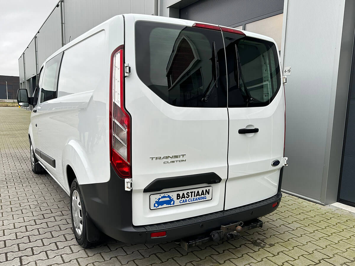 Ford Transit, gepolijst, Gyeon Mohs Evo glascoating